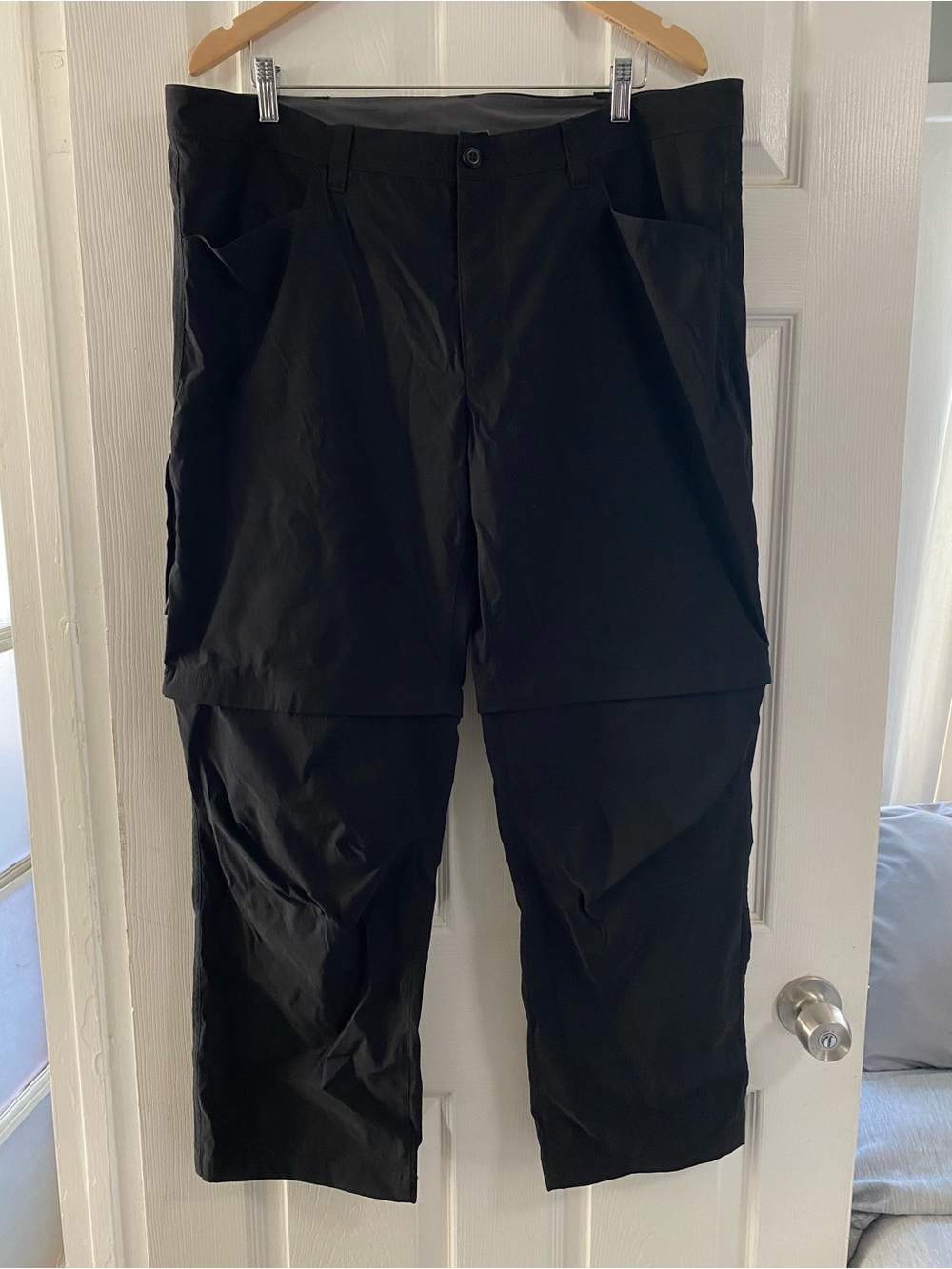 Eddie Bauer Men’s Convertible Zip Off Hiking Pants Size 40 X 30 Color Black